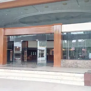Отель Seasons Of International Airport, Янгон